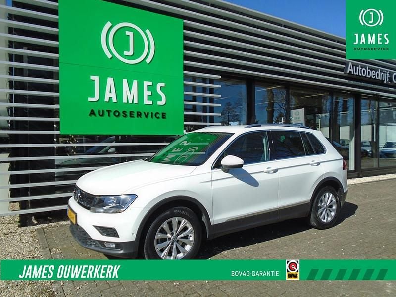 Wit Gebruikt 2019 VW Tiguan Comfortline SUV | € 19.745 (Super prijs) - Afbeelding 1/4