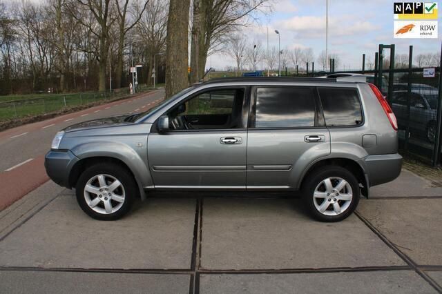 Grijs Gebruikt 2006 Nissan X-Trail Style Edition SUV | € 3.400 - Afbeelding 1/4