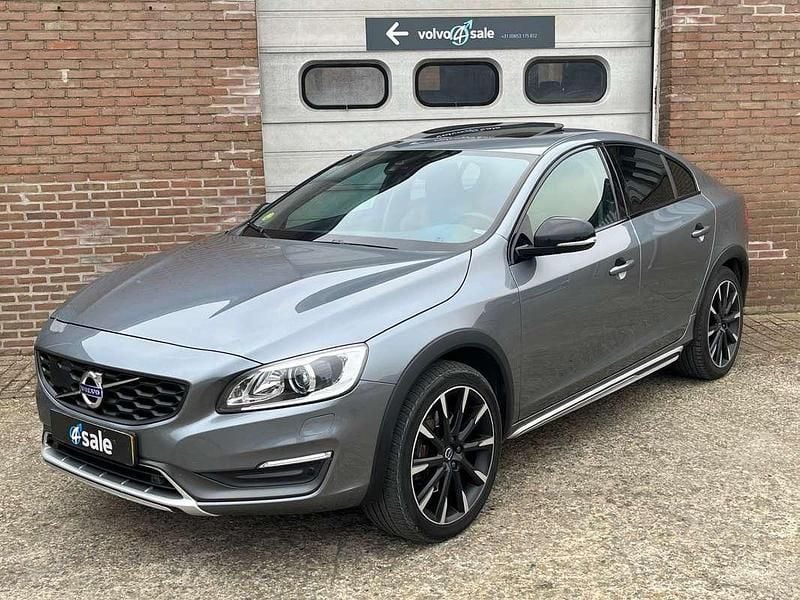 Grijs Occasion 2016 Volvo S60 CC Summum Sedan | € 11.950 - Afbeelding 1/4