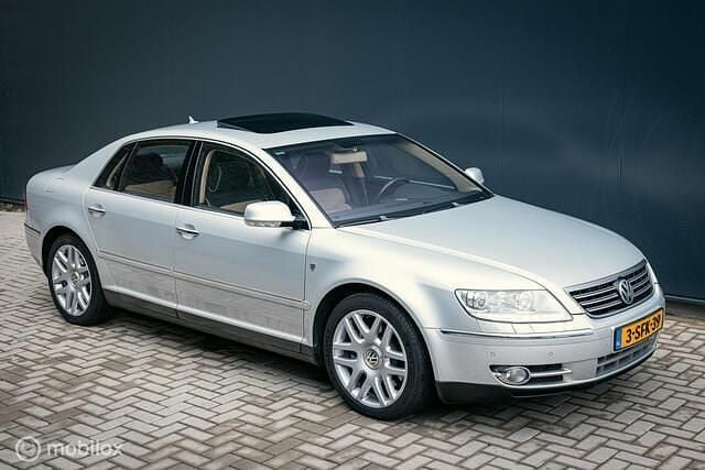 Zilver Gebruikt 2009 VW Phaeton Highline Sedan | € 16.950 - Afbeelding 1/4