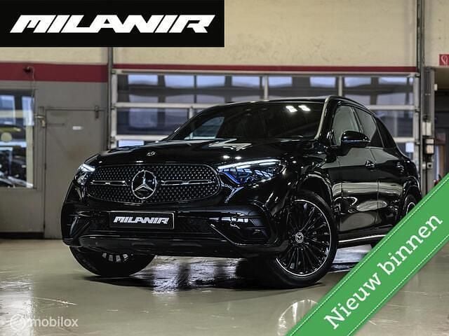 Zwart Occasion 2023 Mercedes GLC300 AMG line SUV | € 57.500 (Eerlijke prijs) - Afbeelding 1/4