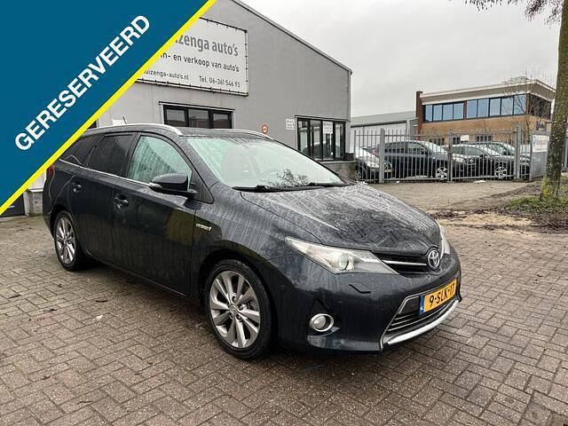 Grijs Occasion 2013 Toyota Auris Touring Sports Stationwagen | € 4.999 (Super prijs) - Afbeelding 1/4