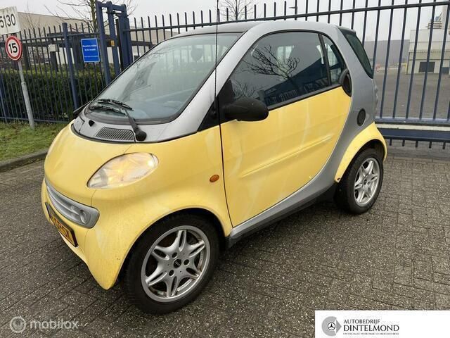 Occasion Smart ForTwo Coupé Passion 54 PK (39 kW) 2001 Geel Coupé