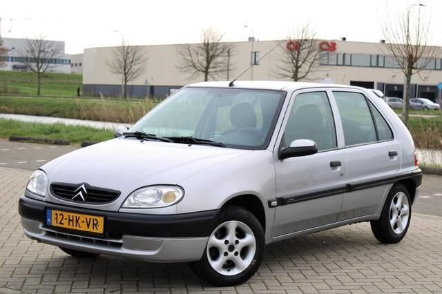 Grijs Gebruikt 2001 Citroën Saxo Hatchback | € 1.499 - Afbeelding 1/4
