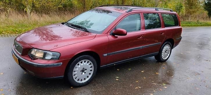 Gebruikt 2001 Volvo V70 Stationwagen | € 1.600 (Super prijs) - Afbeelding 1/4