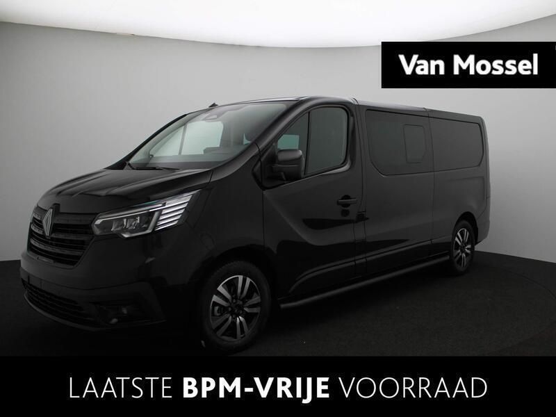 Zwart Nieuw 2024 Renault Trafic Van | € 33.416 - Afbeelding 1/4