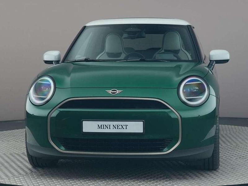 Occasion Mini Cooper Favoured 135 kW (184 PK) 2025 Groen Hatchback