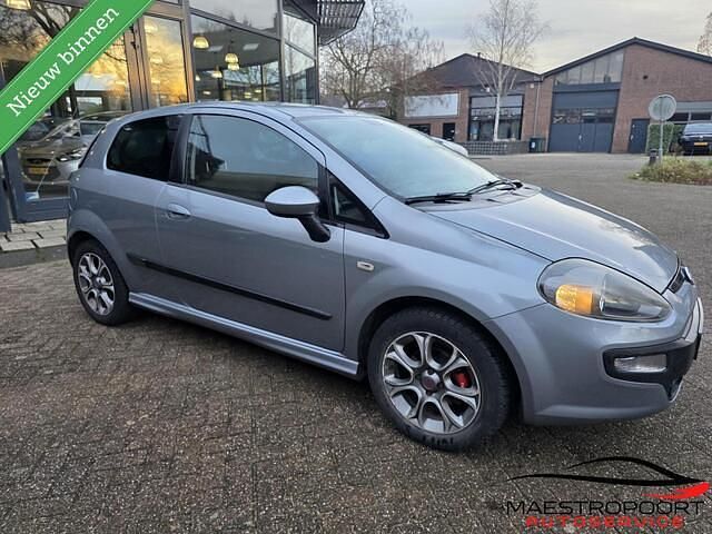 Grijs Gebruikt 2010 Fiat Punto Evo Racing Hatchback | € 2.700 (Eerlijke prijs) - Afbeelding 1/4