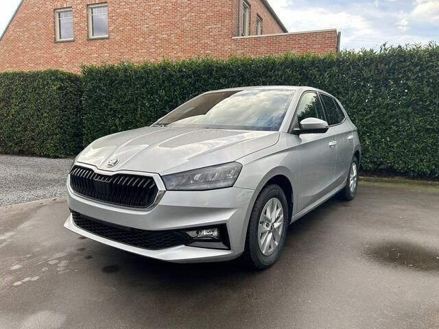 Zilver Nieuw 2024 Skoda Fabia Selection Hatchback | € 19.500 (Goede deal) - Afbeelding 1/4