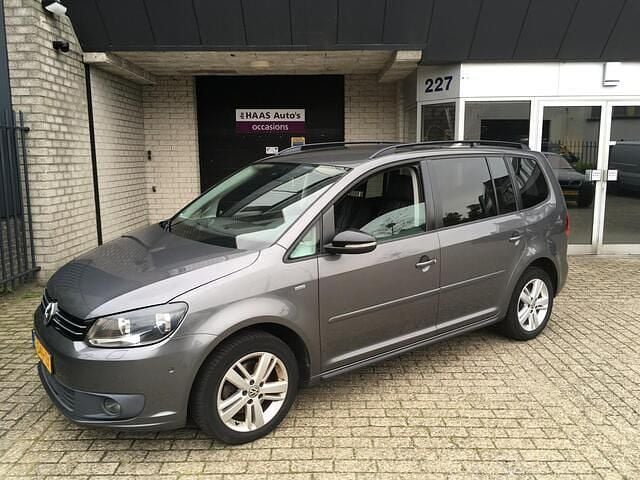 Grijs Gebruikt 2012 VW Touran Highline MPV | € 6.699 (Eerlijke prijs) - Afbeelding 1/4