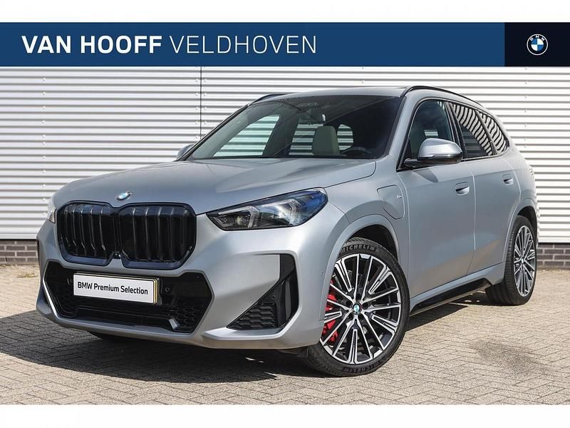 Frozen pure grey Gebruikt 2024 BMW X1 Comfort Edition SUV | € 61.950 (Duur) - Afbeelding 1/3