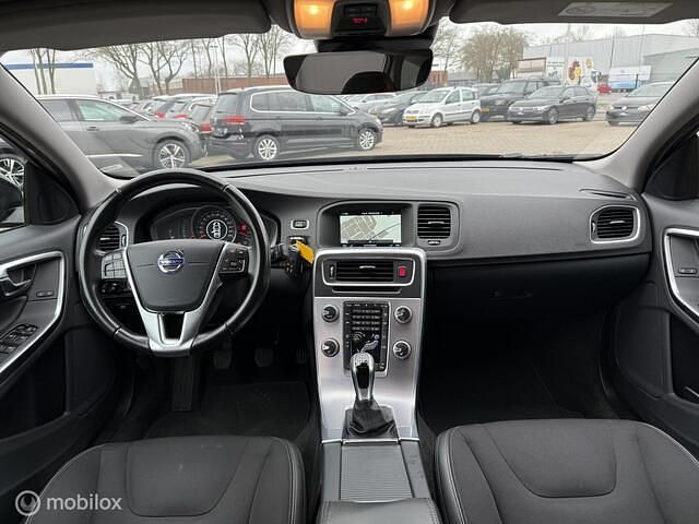 Occasion Volvo V60 CC Summum 150 PK (110 kW) 2017 Zwart Stationwagen