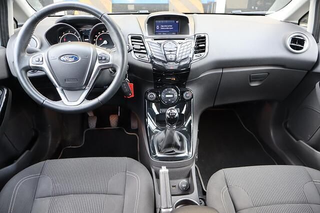Occasion Ford Fiesta Titanium 101 PK (74 kW) 2015 Grijs Hatchback