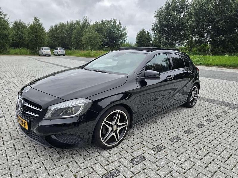 Zwart Gebruikt 2013 Mercedes A200 Prestige Hatchback | € 12.000 (Eerlijke prijs) - Afbeelding 1/4