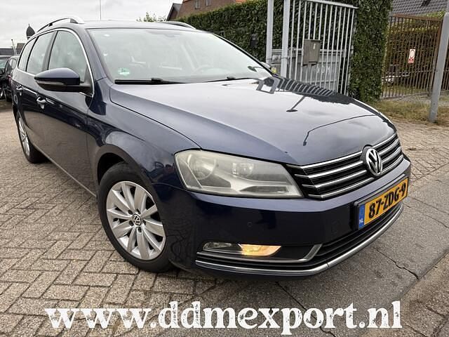 Blauw Gebruikt 2011 VW Passat Comfortline Stationwagen | € 4.350 (Duur) - Afbeelding 1/4