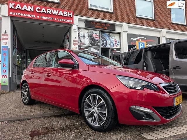 Rood Occasion 2015 Peugeot 308 Allure Hatchback | € 5.345 (Goede deal) - Afbeelding 1/4