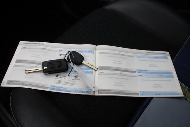 Occasion Peugeot 207 Allure 120 PK (88 kW) 2011 Grijs Hatchback