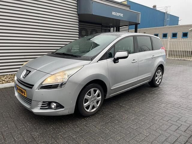 Grijs Occasion 2011 Peugeot 5008 MPV | € 2.499 (Goede deal) - Afbeelding 1/4