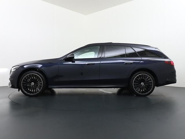 Nieuw Mercedes E300 Sport Edition 313 PK (230 kW) 2025 Blauw, metallic lak Stationwagen