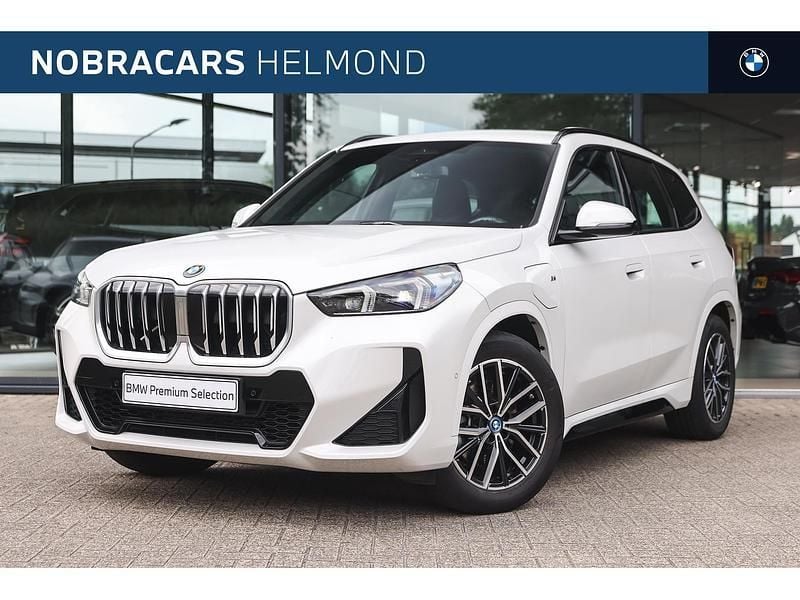 Wit Gebruikt 2024 BMW X1 Comfort Edition SUV | € 53.950 (Iets duurder) - Afbeelding 1/4