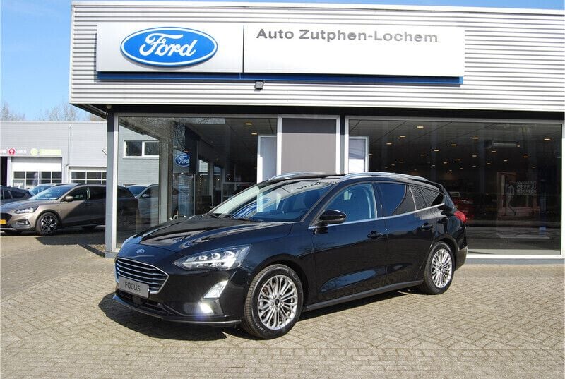 Zwart Gebruikt 2020 Ford Focus Titanium Stationwagen | € 19.440 (Eerlijke prijs) - Afbeelding 1/4