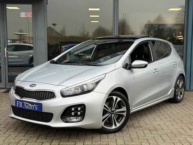 Grijs Occasion 2018 Kia Ceed GT-Line Hatchback | € 11.950 (Goede deal) - Afbeelding 1/4