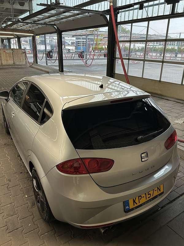 Occasion Seat Leon Reference 125 PK (91 kW) 2010 Grijs MPV