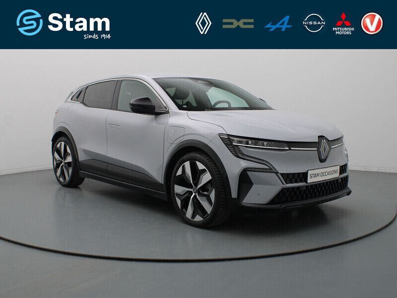 Grijs Gebruikt 2022 Renault Mégane Techno Hatchback | € 29.790 (Eerlijke prijs) - Afbeelding 1/4