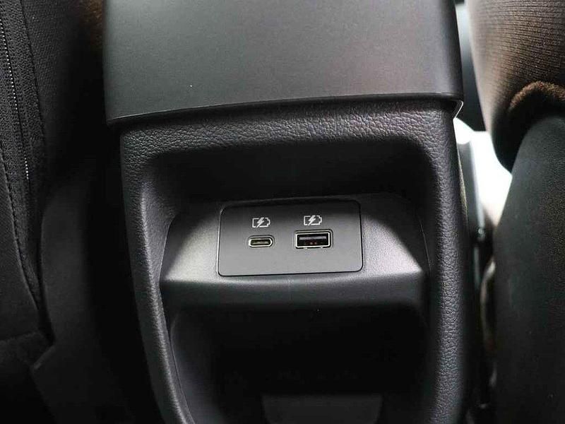 Nieuw Nissan Juke Pack 143 PK (105 kW) 2025 Two tone: metallic black / fuji sunset red (z SUV