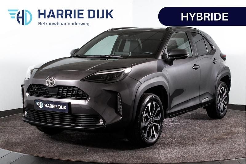 Grijs Gebruikt 2024 Toyota Yaris Cross Edition SUV | € 29.995 (Eerlijke prijs) - Afbeelding 1/4