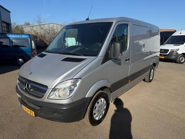 Grijs Gebruikt 2011 Mercedes Sprinter Van | € 7.450 - Afbeelding 1/4