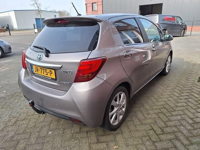 Occasion Toyota Yaris Hybrid 2015 Grijs (metallic) Hatchback