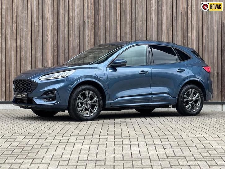 Blauw, metallic lak Occasion 2024 Ford Kuga ST-Line SUV | € 29.900 (Super prijs) - Afbeelding 1/4