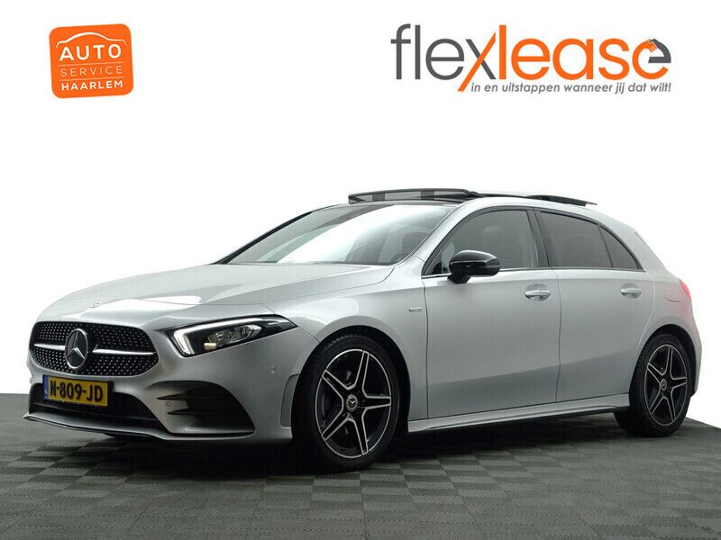 Grijs metallic Gebruikt 2021 Mercedes A180 AMG Hatchback | € 32.900 (Duur) - Afbeelding 1/4