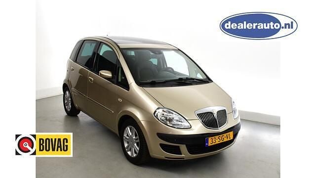 Occasion Lancia Musa 97 PK (71 kW) 2006 Beige MPV