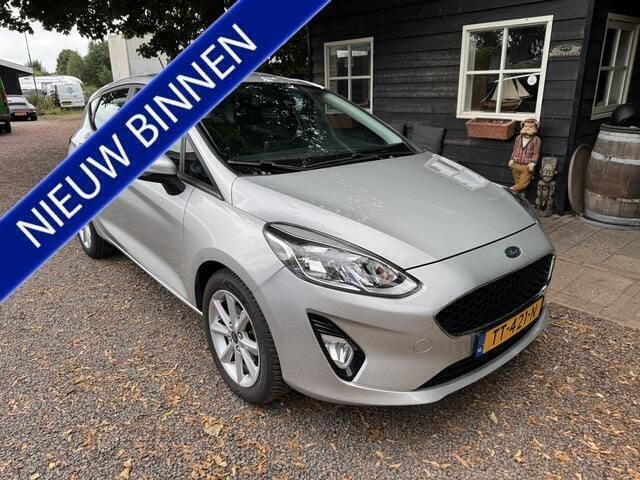 Grijs Gebruikt 2018 Ford Fiesta Trend Hatchback | € 9.950 (Goede deal) - Afbeelding 1/4