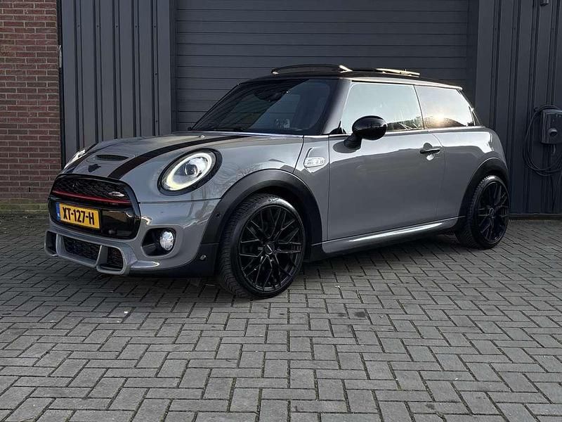 Grijs Occasion 2019 Mini Cooper S Hatchback | € 20.550 (Eerlijke prijs) - Afbeelding 1/4