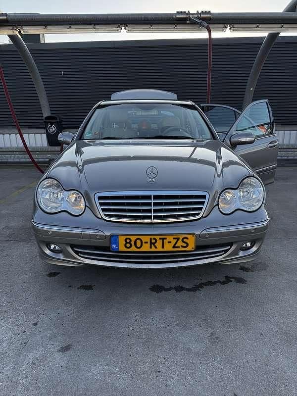 Occasion 2005 Mercedes C180 Elegance Sedan | € 4.749 (Eerlijke prijs) - Afbeelding 1/4