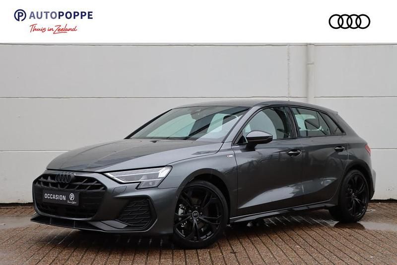 Hatchback Gebruikt 2025 Audi A3 Sportback S-Line Hatchback | € 34.950 (Goede deal) - Afbeelding 1/4