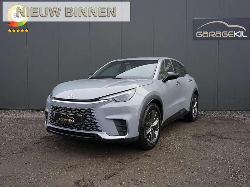 Grijs Gebruikt 2024 Lexus LBX SUV | € 35.895 (Goede deal) - Afbeelding 1/4