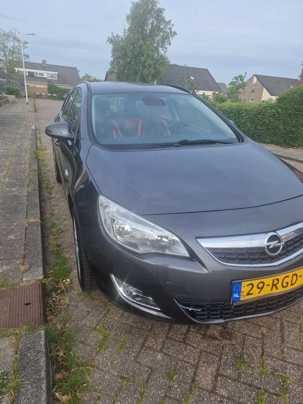 Gebruikt 2011 Opel Astra Sport Sedan | € 2.900 (Goede deal) - Afbeelding 1/4