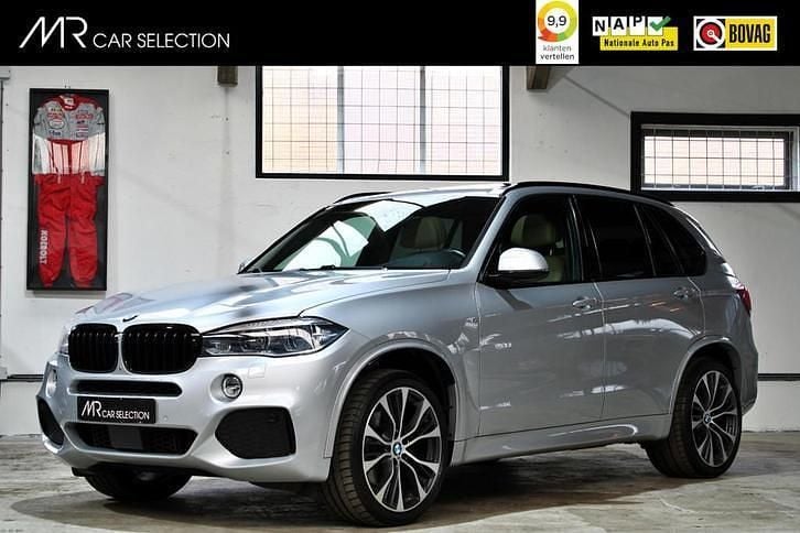 Grijs (metallic) Occasion 2018 BMW X5 Executive SUV | € 39.950 (Duur) - Afbeelding 1/4