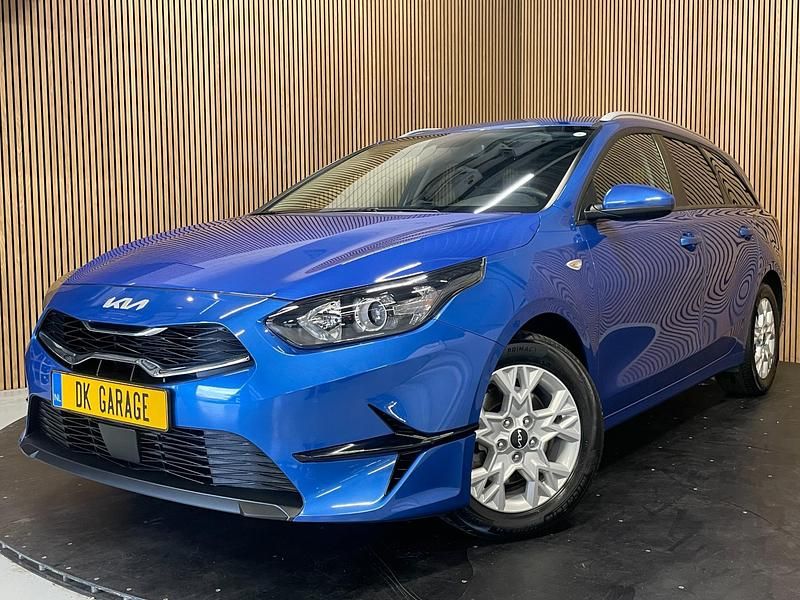 Blauw Occasion 2022 Kia Ceed Hatchback | € 18.250 (Eerlijke prijs) - Afbeelding 1/1