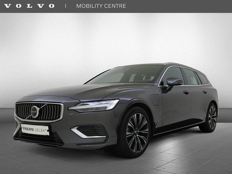 Grijs Gebruikt 2024 Volvo V60 Plus Stationwagen | € 42.950 (Eerlijke prijs) - Afbeelding 1/4