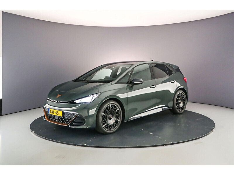 Dark forest Gebruikt 2024 Cupra Born VZ3 Hatchback | € 44.400 - Afbeelding 1/4