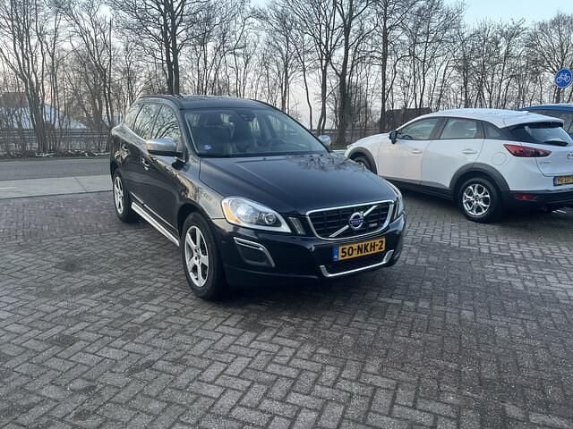 Zwart Occasion 2010 Volvo XC60 R-Design SUV | € 13.444 (Eerlijke prijs) - Afbeelding 1/4