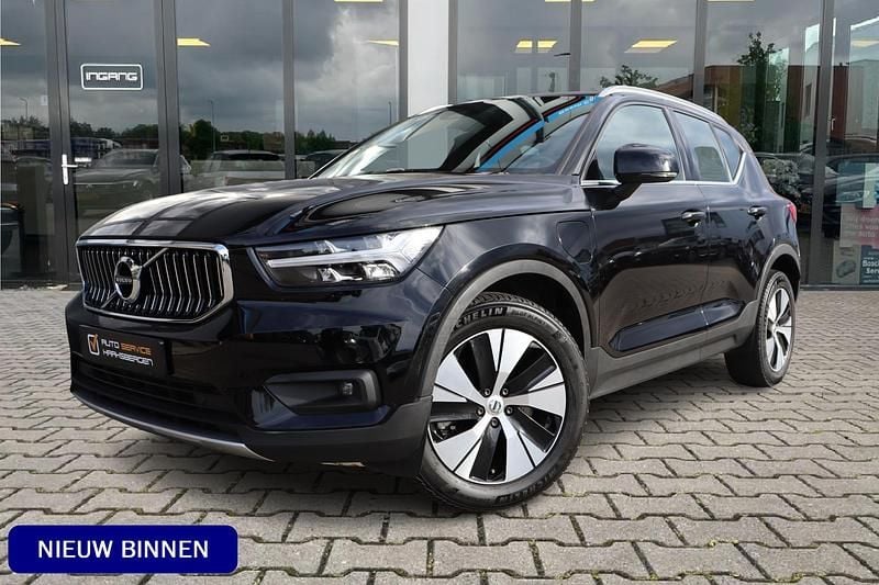 Zwart Gebruikt 2020 Volvo XC40 Inscription SUV | € 27.900 (Super prijs) - Afbeelding 1/4