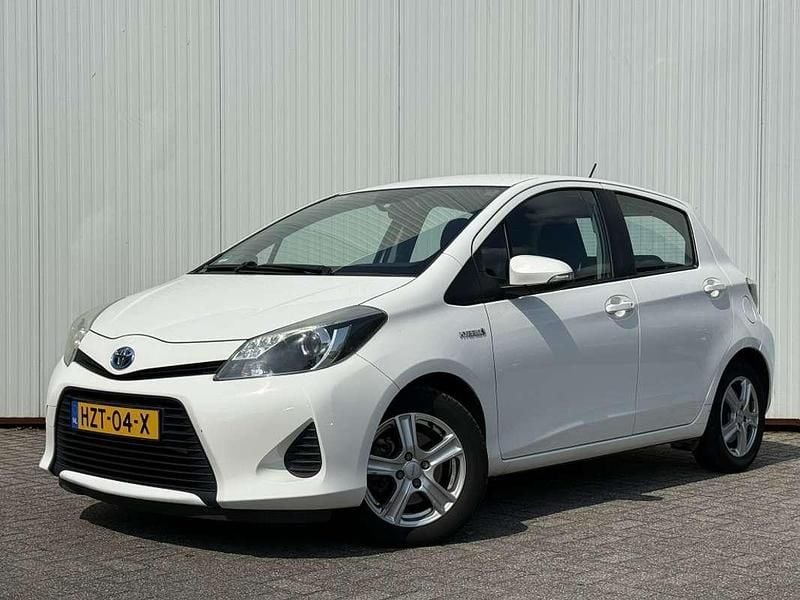 Wit Gebruikt 2012 Toyota Yaris Hybrid Hatchback | € 9.995 (Eerlijke prijs) - Afbeelding 1/4