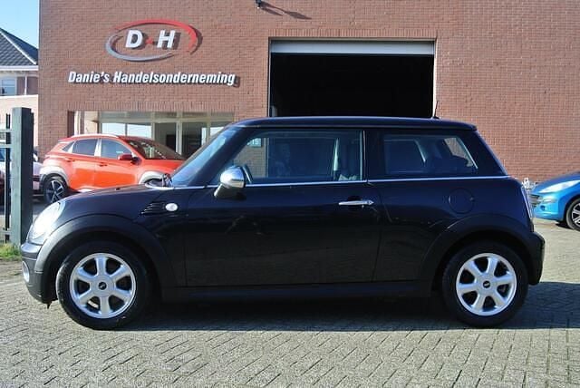 Zwart Occasion 2008 Mini ONE Hatchback | € 1.899 (Goede deal) - Afbeelding 1/4