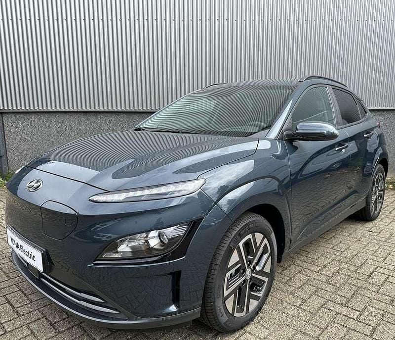 Blauw, metallic lak Gebruikt 2025 Hyundai Kona SUV | € 33.950 (Duur) - Afbeelding 1/4